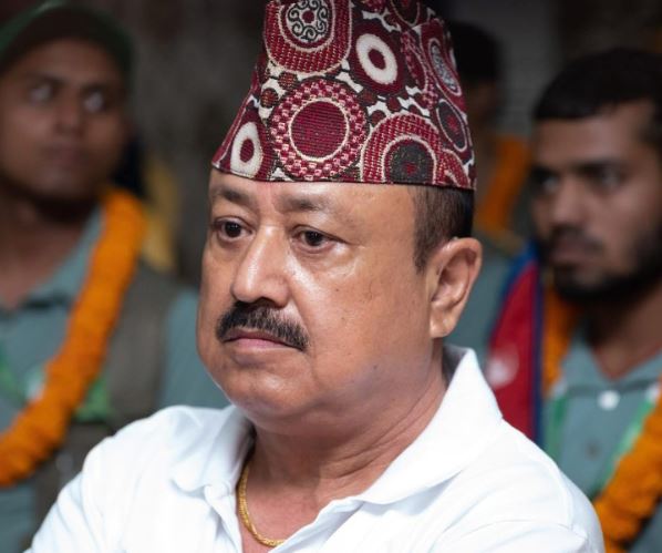 मेयर गोपाल हमालको टोलीमाथि हातपात गर्ने को हुन् ?